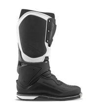 Load image into Gallery viewer, Gaerne SG22 Boot Black/White Size - 9