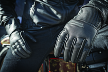 Load image into Gallery viewer, Speed and Strength Off the Chain Leather Gloves Black - Small