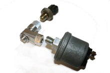 Load image into Gallery viewer, BMW Oil Distribution Mounting Block for Gauges - Image 4